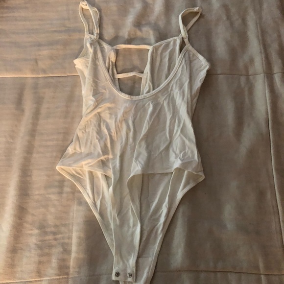 NWOT Tobi Cut Out Bodysuit - Picture 6 of 8